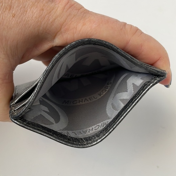 Michael Kors Card Holder - Picture 4 of 5